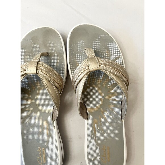 Clarks Brinkley Nora Gold Flip flops Size 11 Comfort Walking Arch Support - Picture 3 of 6